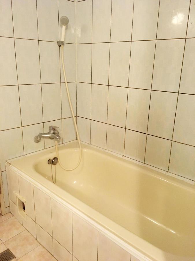 文南哥爸妻夫飯店 Hotel Tainan Bagian luar foto