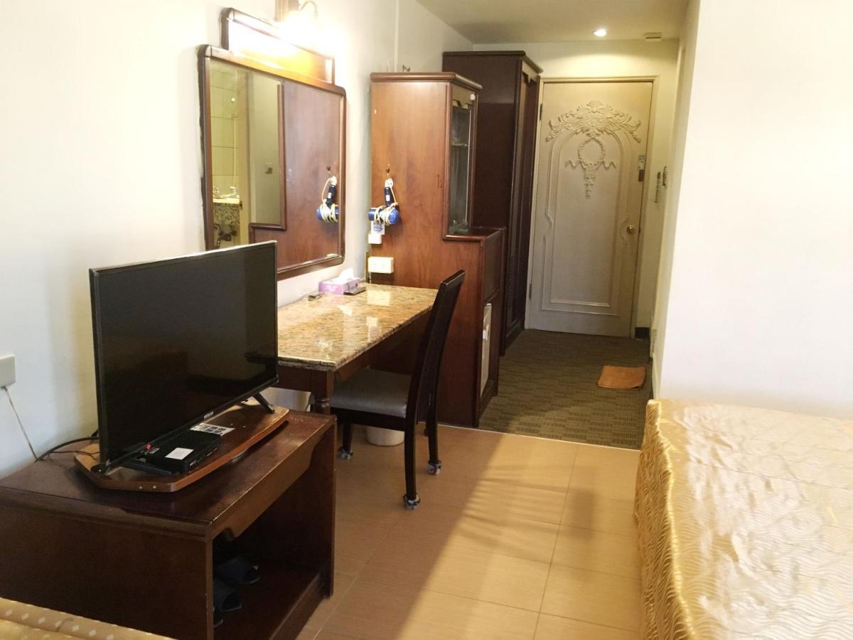 文南哥爸妻夫飯店 Hotel Tainan Bagian luar foto